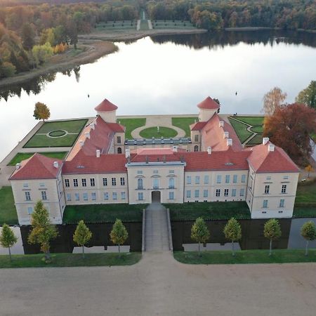 ריינסברג Loggiahaus Am Schloss, 5 Ferienwohnungen, Teils Mit Schloss- Und Seeblick מראה חיצוני תמונה