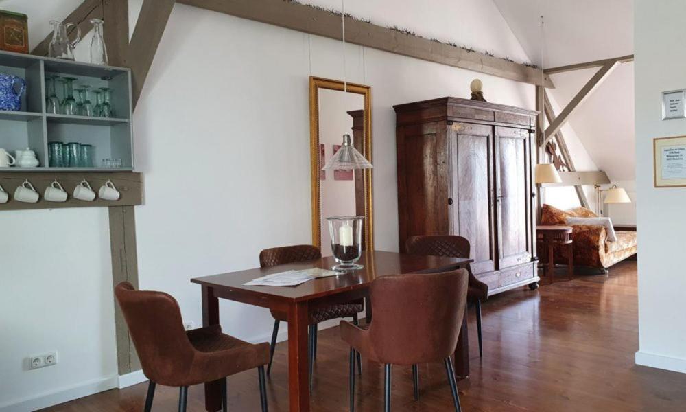 ריינסברג Loggiahaus Am Schloss, 5 Ferienwohnungen, Teils Mit Schloss- Und Seeblick מראה חיצוני תמונה