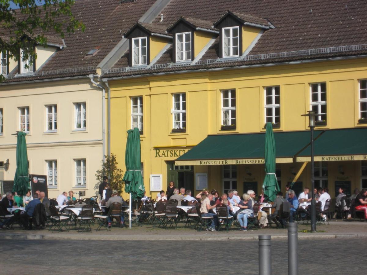 ריינסברג Loggiahaus Am Schloss, 5 Ferienwohnungen, Teils Mit Schloss- Und Seeblick מראה חיצוני תמונה